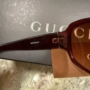 Gucci | Accessories | Gucci Brown Sunglasses Classic Sporty  display picture 1
